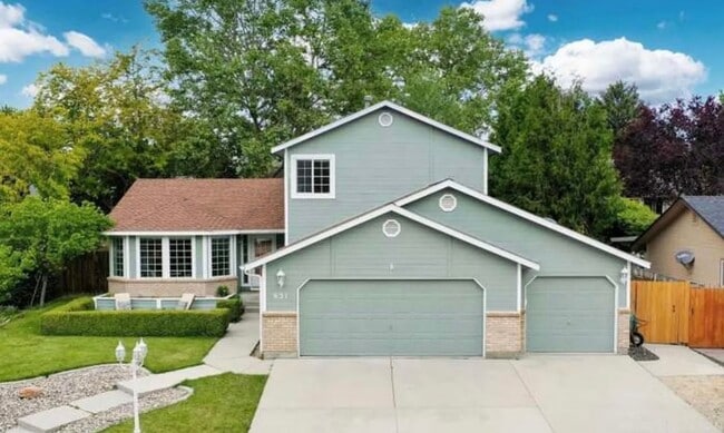 Photo - Gorgeous 5 bedroom 3 bathroom Home In Eagle