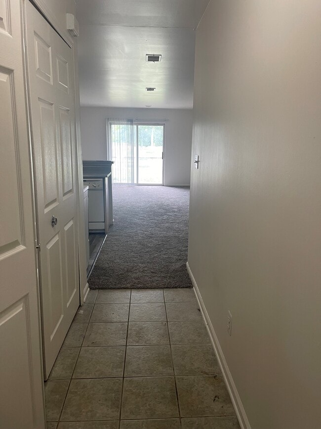 Pinewoods Circle Apartments Romulus, MI