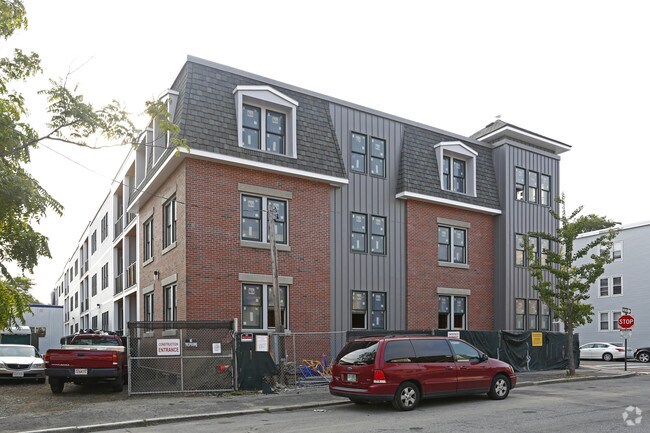 Photo - 902-906 E 2nd St