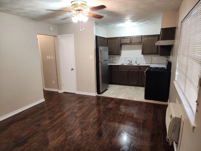 Photo - 857 Broadway Ave