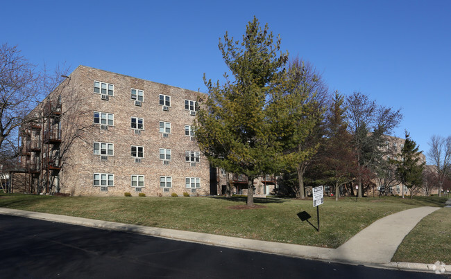 Building Photo - Enclave Apartments of Hoffman Estates