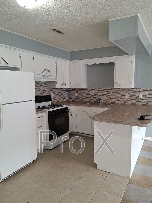 Building Photo - 407 Park St Unit Apt. C