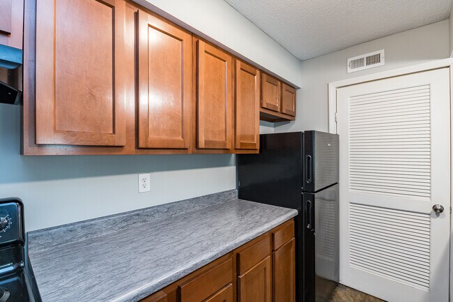 Photo - Emberwood Apartments