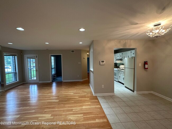 Photo - 143 Tanglewood Pl