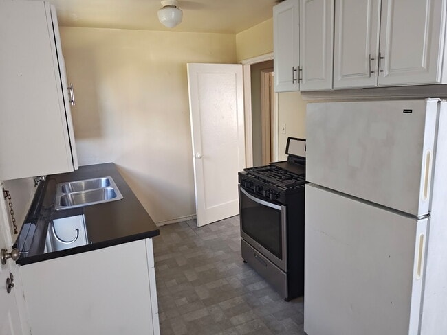 Building Photo - 917 Dwight Way Unit 917 Dwight