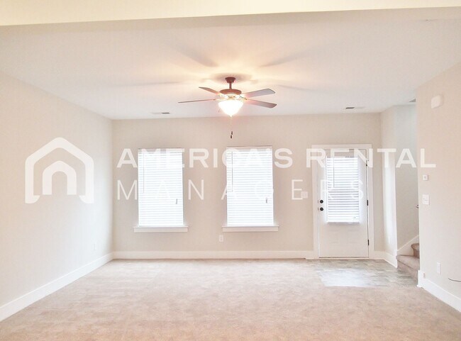 Photo - Town Home for Rent in Chelsea... Available...