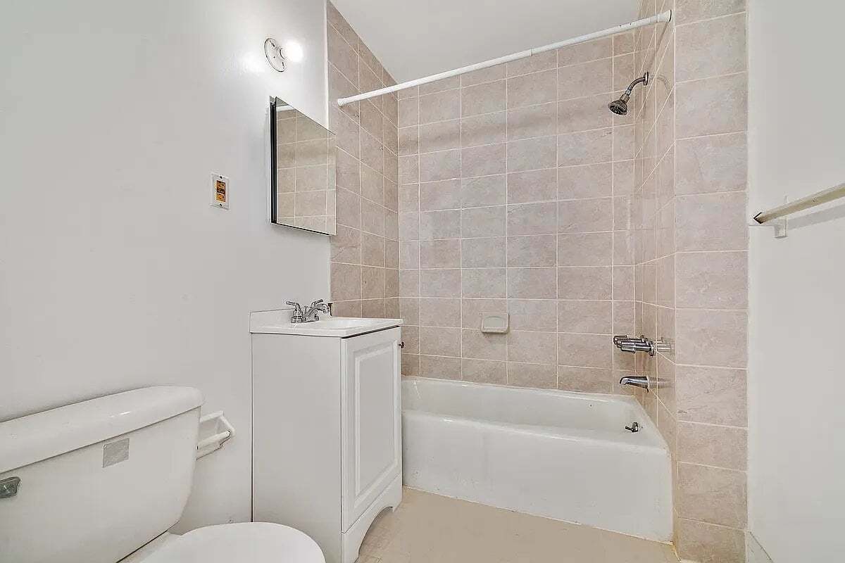 Photo - 318 W 14th St Unit 1B