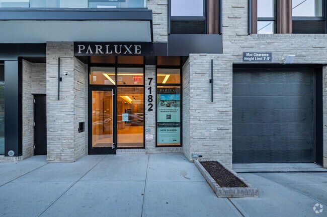 Entrance - PARLUXE