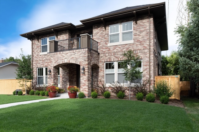 Building Photo - Furnished Home - Move in Ready!