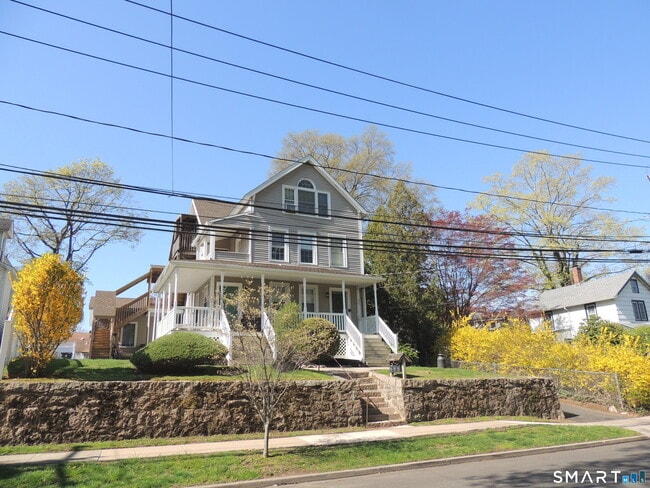 Photo - 56-58-58 Harrison Ave Unidad 2