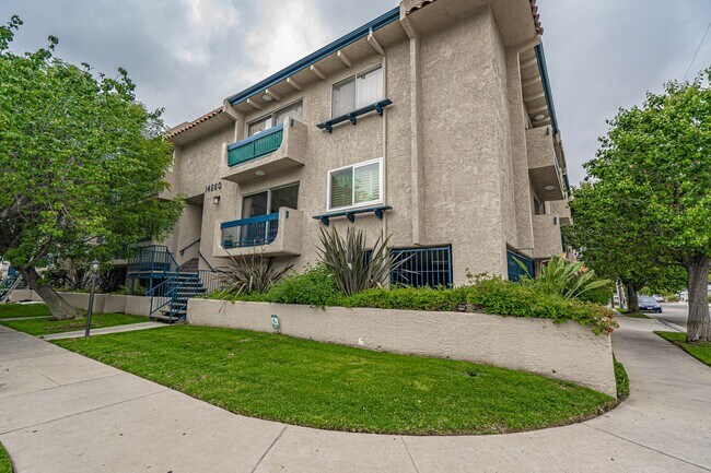 Photo - 2 Bedroom Condo for Rent in Sherman Oaks! Unit 110