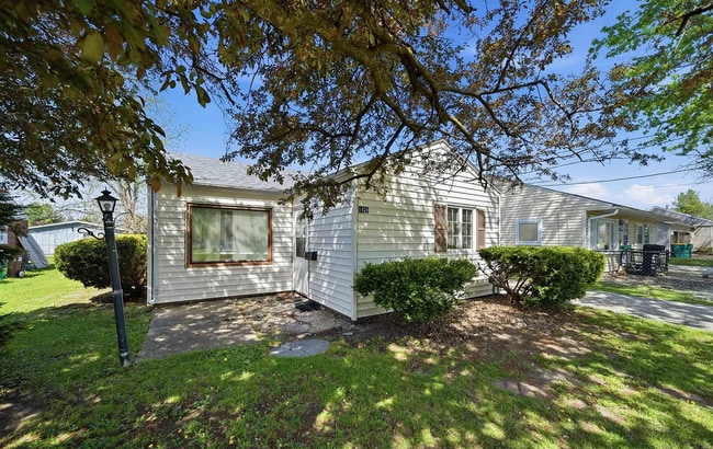 Photo - Affordable 3 Bedroom Home Near Downtown Galesburg!