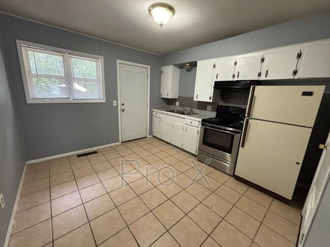 8831 Country Club Dr