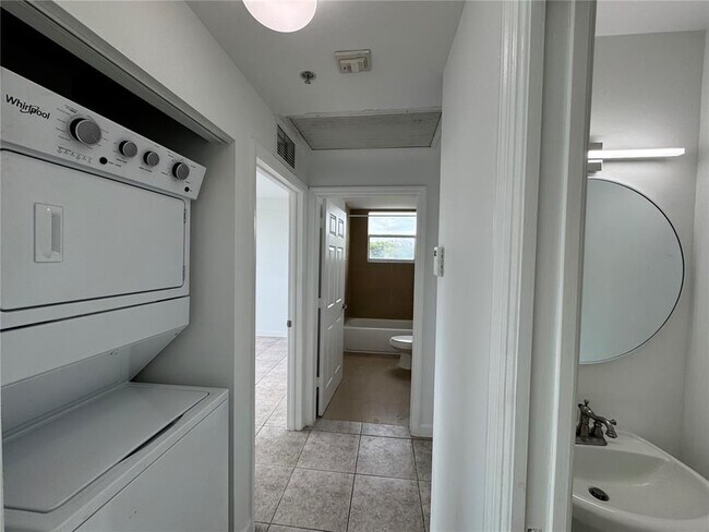 Photo - 529 NE 62nd St