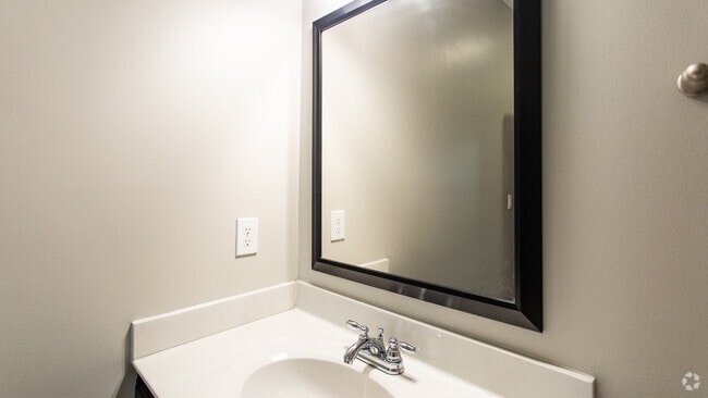 2BR, 2BA - 1,053 SF - Suite B