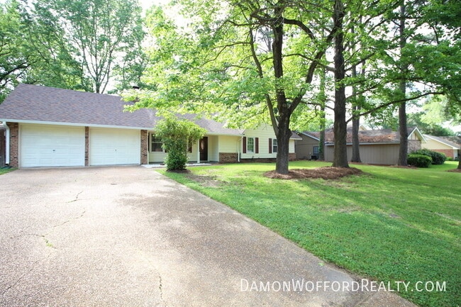 Photo - 308 Longmeadow Ct N