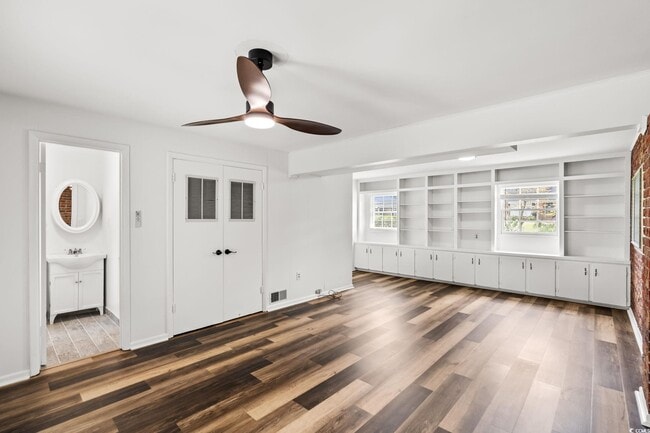 Photo - 512 62nd Ave N