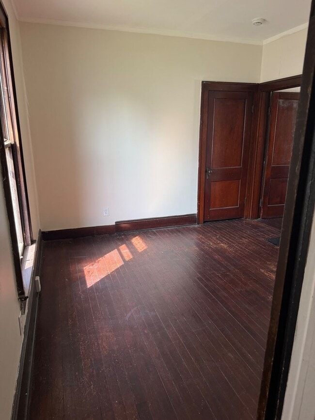 331 W Johnny Lytle Ave