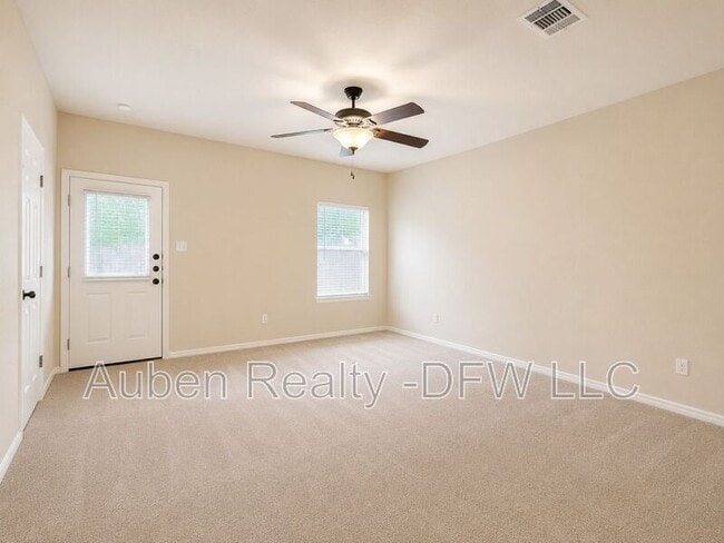 1426 Ravenwood Dr
