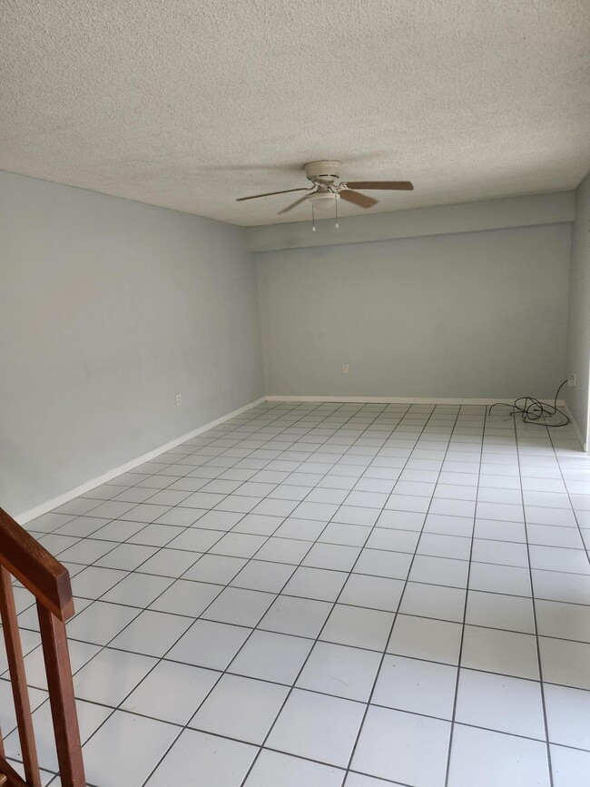 Photo - 3209 32nd Way