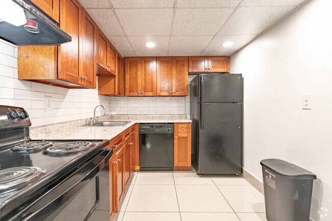 1BR, 1BA - 816SF
