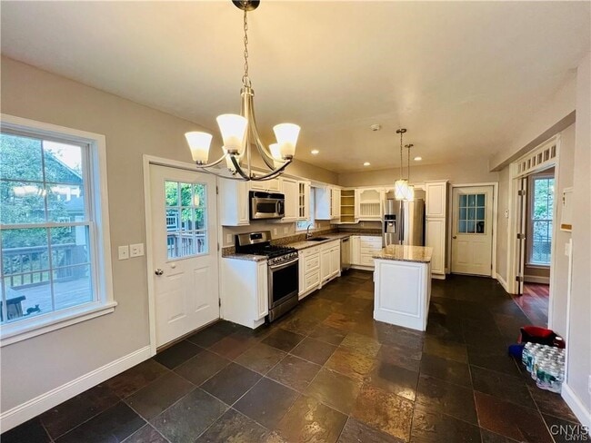 Photo - 130 East Ave