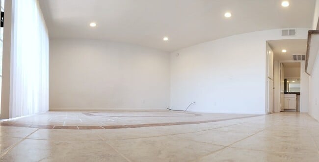 Photo - 11020 Hesby St Unit 3