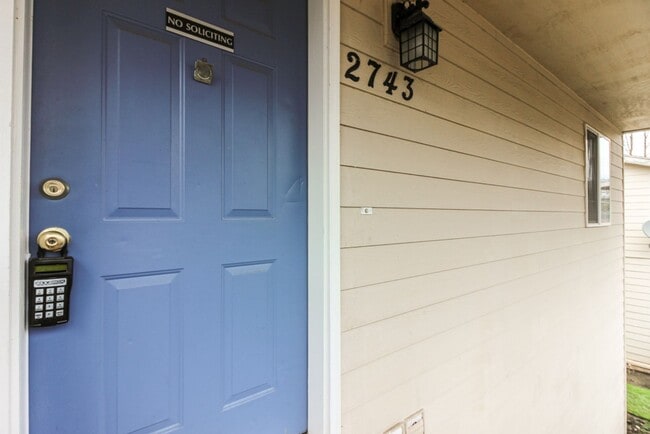 Photo - 2743 SW Jasmine Pl