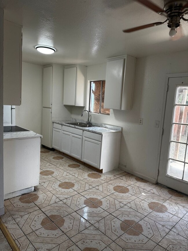 Building Photo - 6284 Porterfield Ct