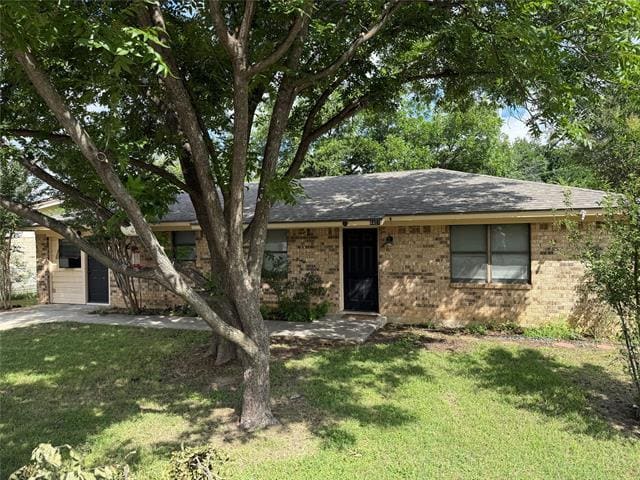 Building Photo - 4401 Mimosa Dr