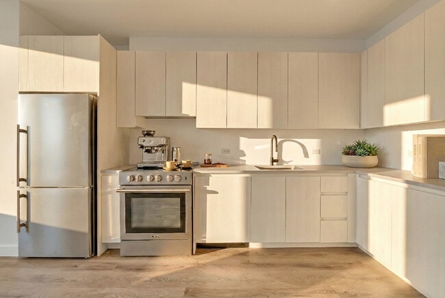 Photo - Woodside Central