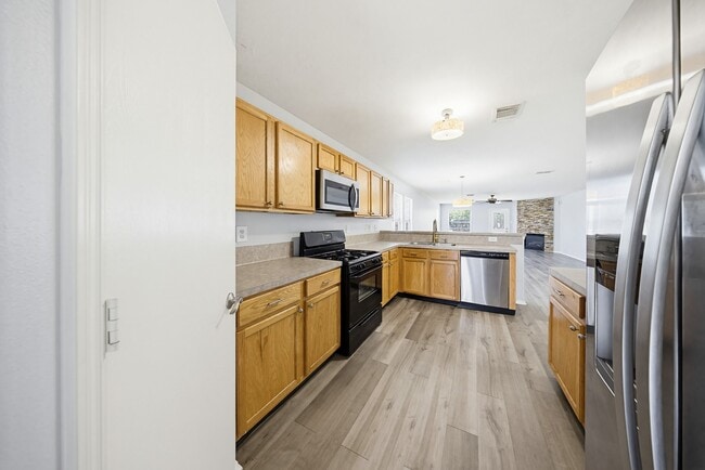 Photo - 627 Regal Hollow Ln