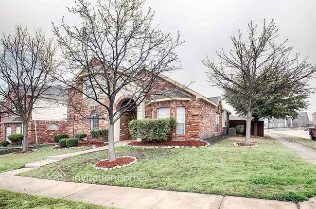 1833 Crabapple Ct