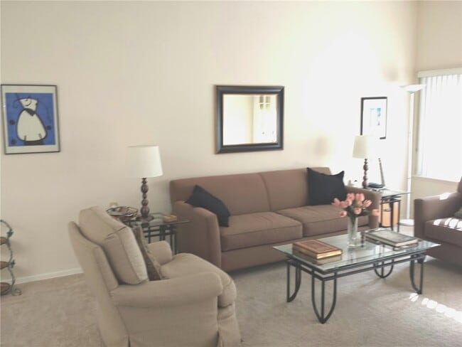 Photo - 2066 Via Mariposa E