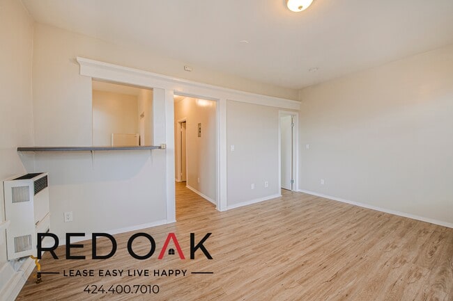 692 Valencia St Unit 300