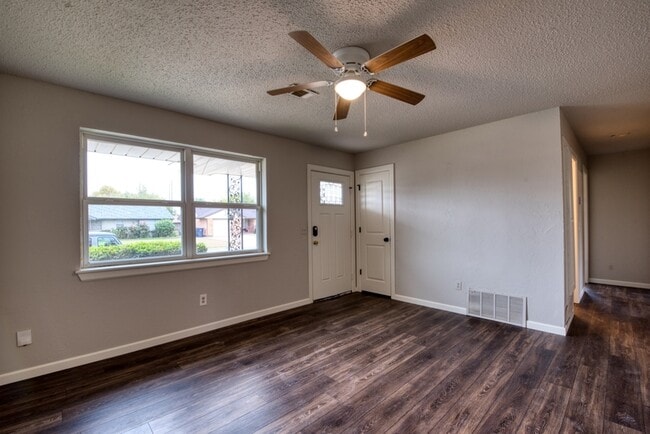 Photo - 2828 SW 83rd St