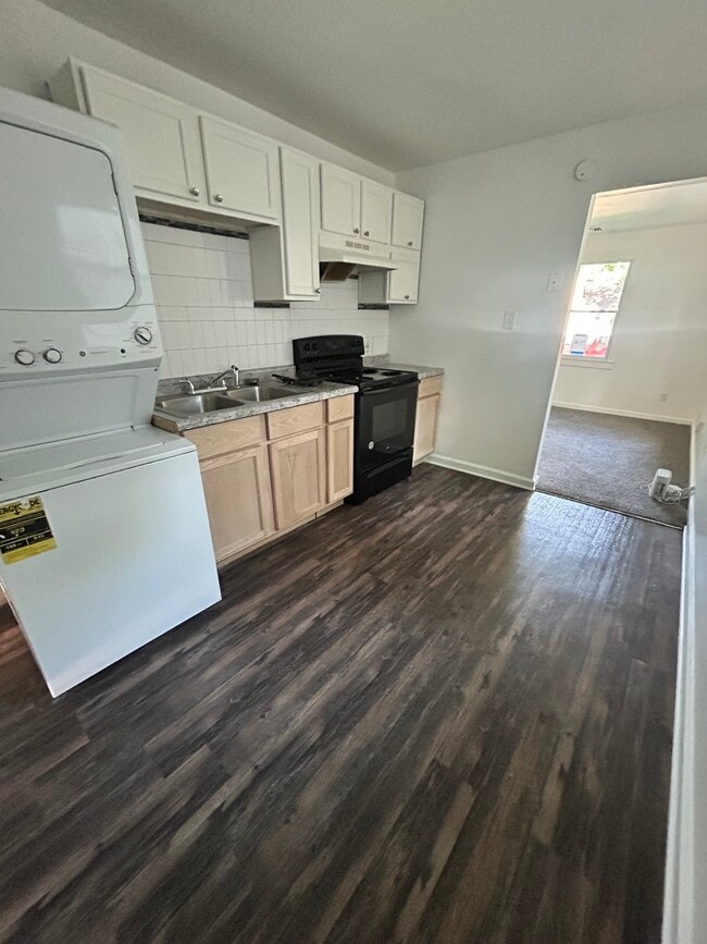 Photo - 2835 Adams St