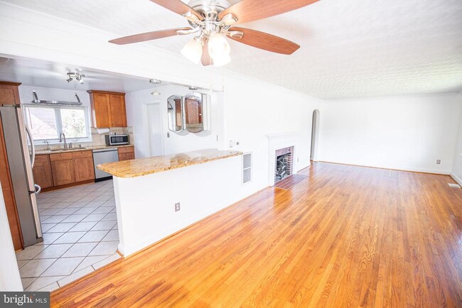 Photo - 520 S Carlin Springs Rd