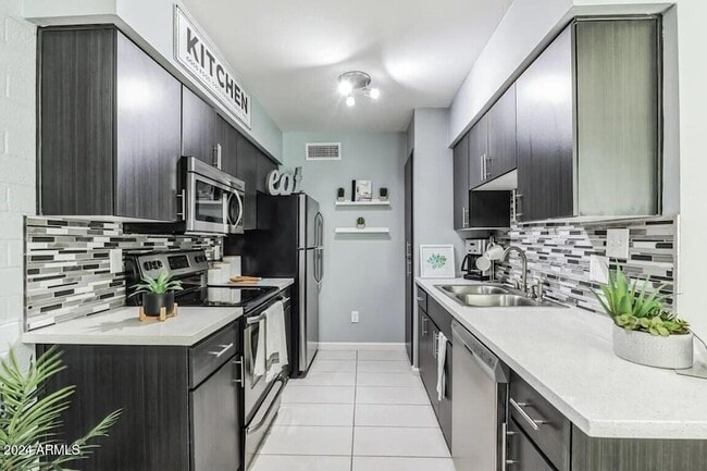 Photo - 1220 N 44th St Unit 2