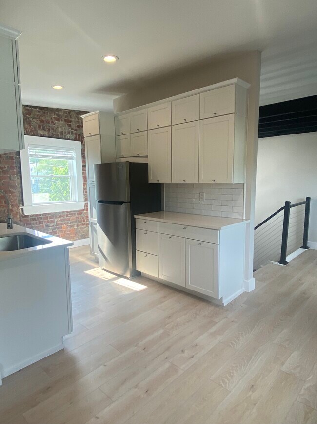 Photo - 427 Klotter Ave Unit Apartment E