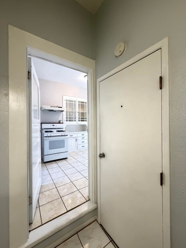 Photo - 1816 Bay St Unit B