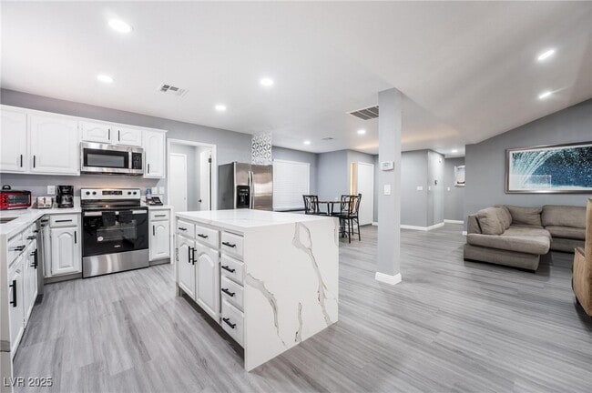 Photo - 7439 Trudy Ln