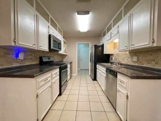 Photo - 1404 E Vardeman Ave