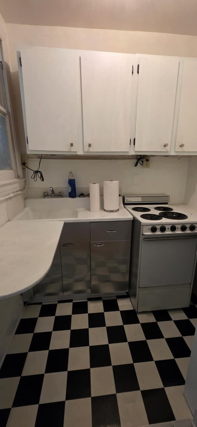 Photo - 124 NW Broad St Unit #2