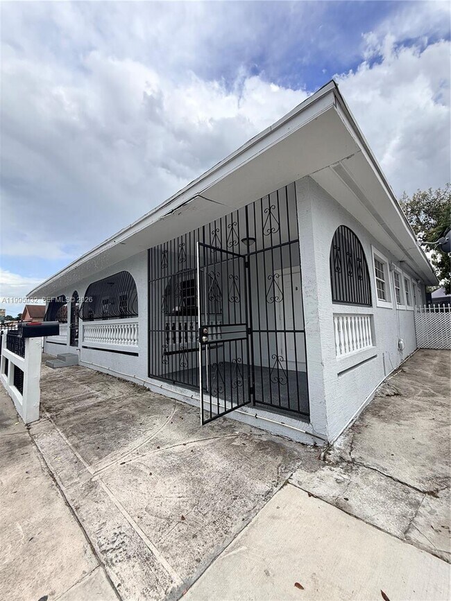 Photo - 2250 NW 103rd St Unit B