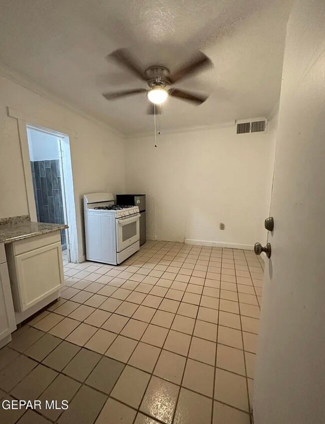 Photo - 160 Arnold Pl