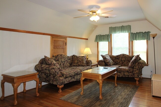 Spacious living room - 78 Elm St