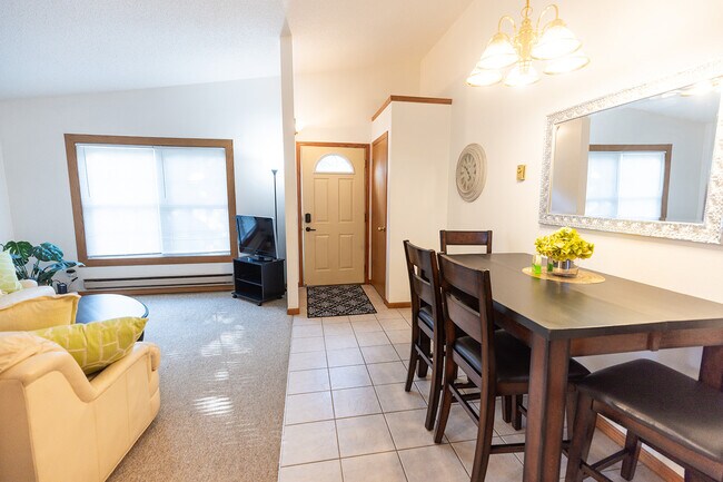 Photo - 2538 Harvey St