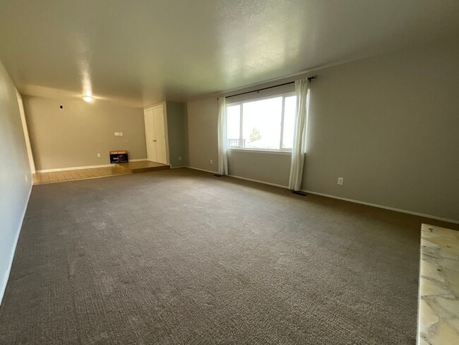 Photo - 5 bdrm 3 bth Home 2 Car Garage