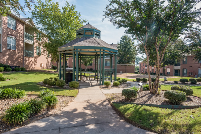 Gazebo - The Ridge at Meadowlake Apartments